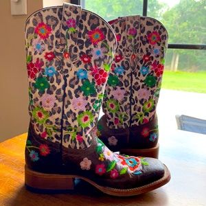 Macie Bean Big Girls Embroidered Western boot.